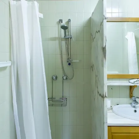 Comfortable 2-bedroom With Pool And Wi-fi Appartement Lagos
