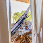 Comfortable 2-bedroom With Pool And Wi-fi