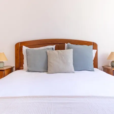Lägenhet Comfortable 2-bedroom With Pool And Wi-fi Lagos